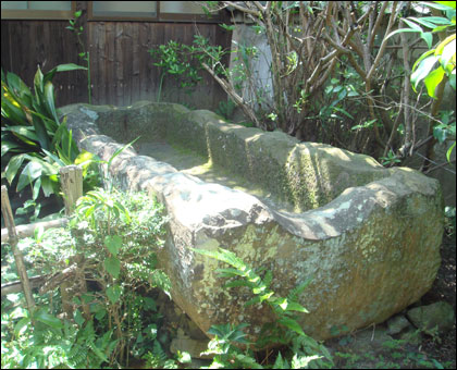 ◆不退寺／平塚古墳（５世紀）の石棺